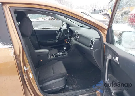 2017 Kia Sportage Lx z USA, uszkodzony, nr VIN KNDPMCAC4H7179644